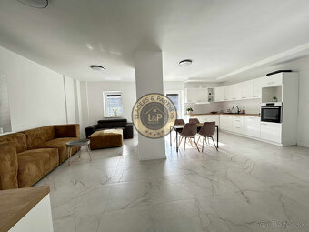 PREDAJ rodinný dom Bezenye - 2