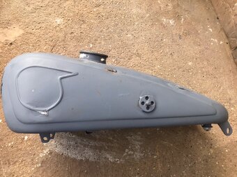 NSU 351, 501, 601 OSL benzínová nádrž - 2