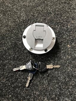 Triumph Street Triple 675 - 2