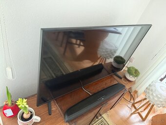 Samsung UE50RU7092U - 2