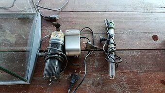 Predám akvárium 60 l + príslušenstvo - 2