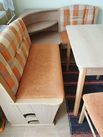 Rohová lavica so stolom a stoličkami - 2