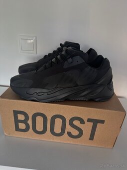 Adidas Yeezy Boost 700 MNVN Black - 2