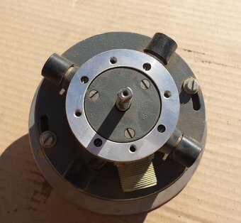 Predám jednosmerný Motor HSM 60 ....24v ....60W - 2