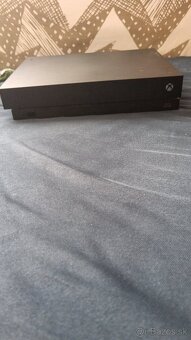 Xbox one X - 2