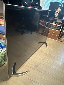 70 "Sharp LC-70UD20EN - 2