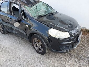 Predám havarované Suzuki SX4 1.6 88kw M16A - 2