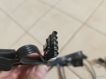 Kable z Corsair zdroja asi HX - 2