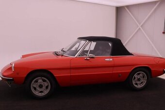 Alfa Romeo Spider 2.0 Veloce 2000 z roku 1981 - 2