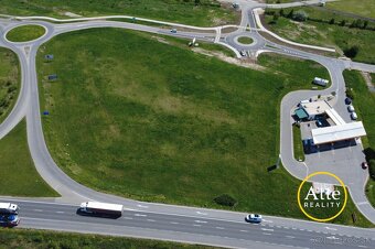 Na predaj: 1,7ha komerčný stavebný pozemok na obchvate - 2