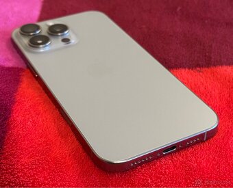 iPhone 16 Pro Max 1 TB Natural Titanium - 2