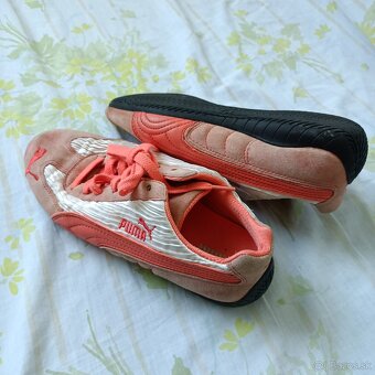 Predám originál zn. botasky Puma č. 38 + druhé botas č. 36 - 2