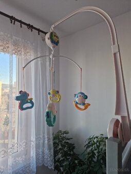 Kolotoč nad postieľku - 2