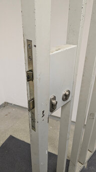 🏦🔐 Oceľové mreže z bankového trezoru - 2