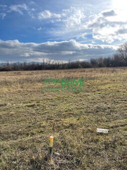 REZERVOVANÉ Na predaj priemyselný pozemok – 4140 m² v Pr - 2