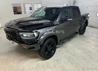 Dodge Ram 4x4 5.7 hemi 2021 rok - 2