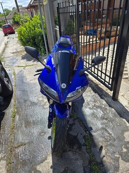 Yamaha r1 - 2