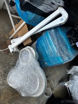 Predám operačný stôl a odsávačky 2ks - 2