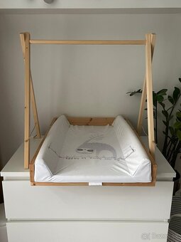 Prebaľovací pult s hrazdičkou - 2