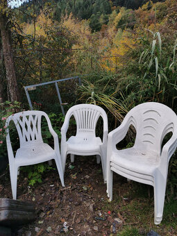 PLASTOVY STOL A STOLICKY - 2