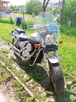 Suzuki VZ 800 Marauder - 2