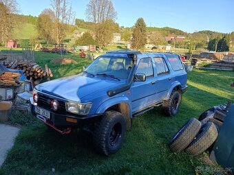 Toyota Hilux Surf - 2