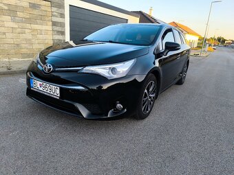Toyota Avensis 95000km 1.8b automat - 2