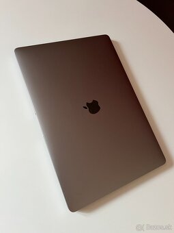 MacBook Pro 15" (2017, model A1707, i7) - 2