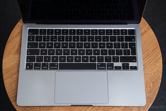 MacBook Air 13” M2 8/256 GB - 2