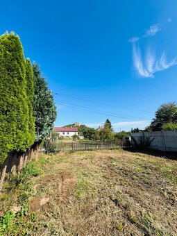 Ponúkame na predaj stavebný pozemok s výhľadom na hrad Čičva - 2