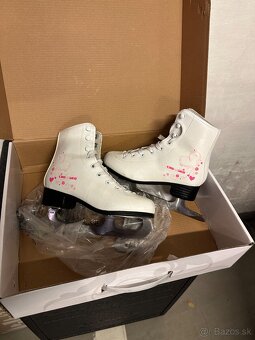 Dievčenské korčule na ľad č. 33 EU - 2
