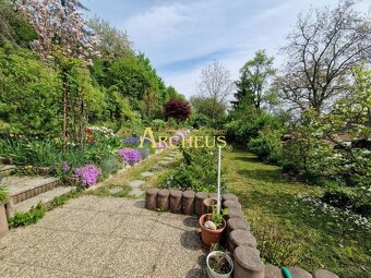 POZEMOK +  STARŠIA CHATA - ČERMEĽ - 1058 m2 - 2