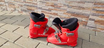 Predam detské  lyže, lyžiarky, prilbu. - 2