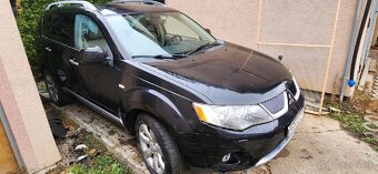 Mitsubishi Outlander 2.2, nafta - 2