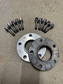 2x Rozširovacie podložky 5x120 - 2