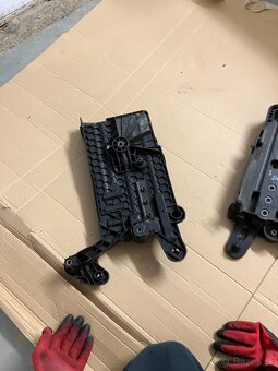 držák akumulátoru kryt baterky autobaterie skoda - 2