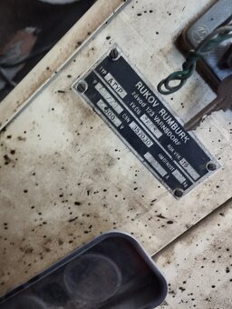 Dvojstĺpový zdvihák 2,5t - 2