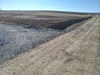 Pozemok Kalnište - 2