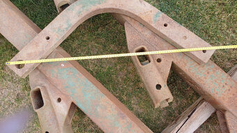 Štvorcový profil s držiakmi - 2