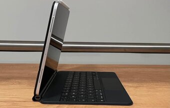 Apple Ipad Pro 11 wi-fi 256GB + pencil + magic keyboard cz - 2