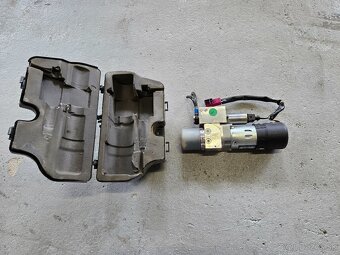 Hydraulické čerpadlo na kufor mercedes R _ w251 - 2