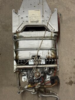 Plynový prietokový ohrievač vody Protherm na diely opravu - 2