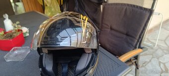 Prilba na motocykel - 2