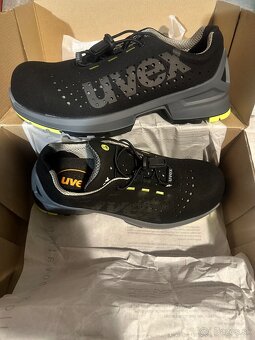 Pracovná obuv uvex - 2