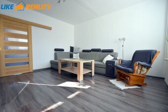 Udržiavaný 3-izb byt s parkovaním v Záturčí / cca 77M2/ - 2