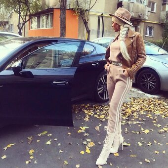 Luxusné dámske béžové čižmy z brúsenej kože na opätku NOVE - 2