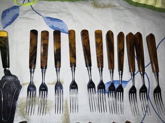 Bakelitove stare pribory - 2