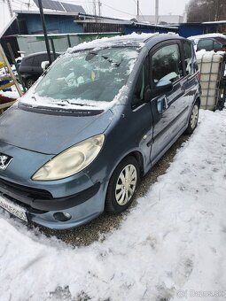 Peugeot 1007 1,4 benzin - 2