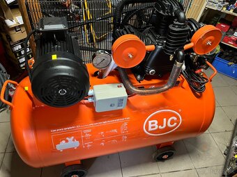 Kompresor olejovy 350L 12,5bar - 2