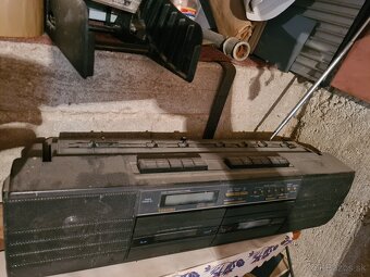 Retro 2-kazetovy magnetofon TOSHIBA - 2